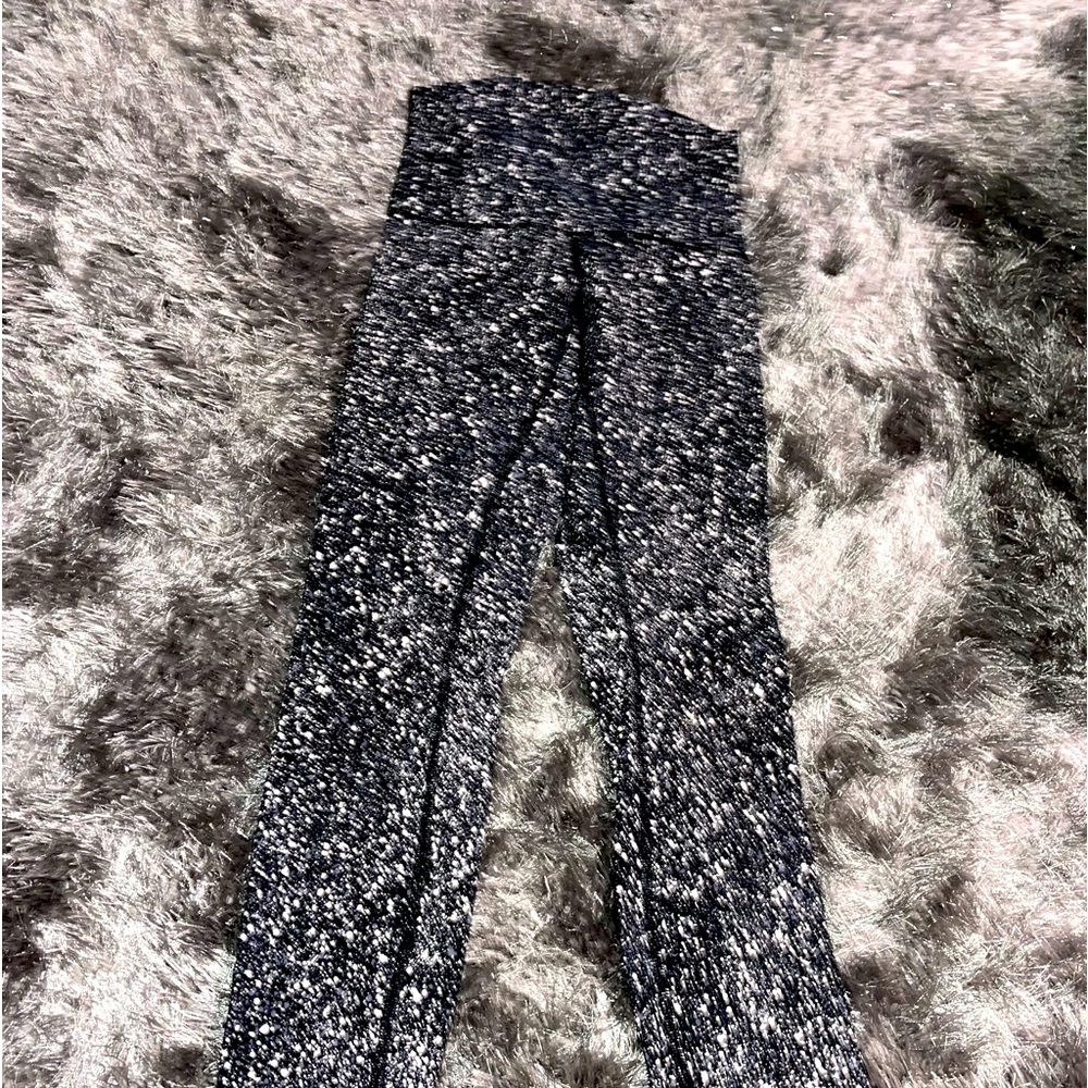 Splatter printed Lululemon Wunder unders